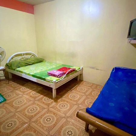 Belen Favila Transient Rooms Near Airport Terminal 3 Manila Bagian luar foto