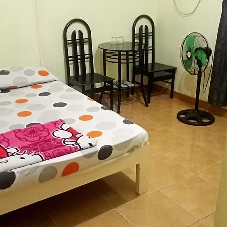 Belen Favila Transient Rooms Near Airport Terminal 3 Manila Bagian luar foto